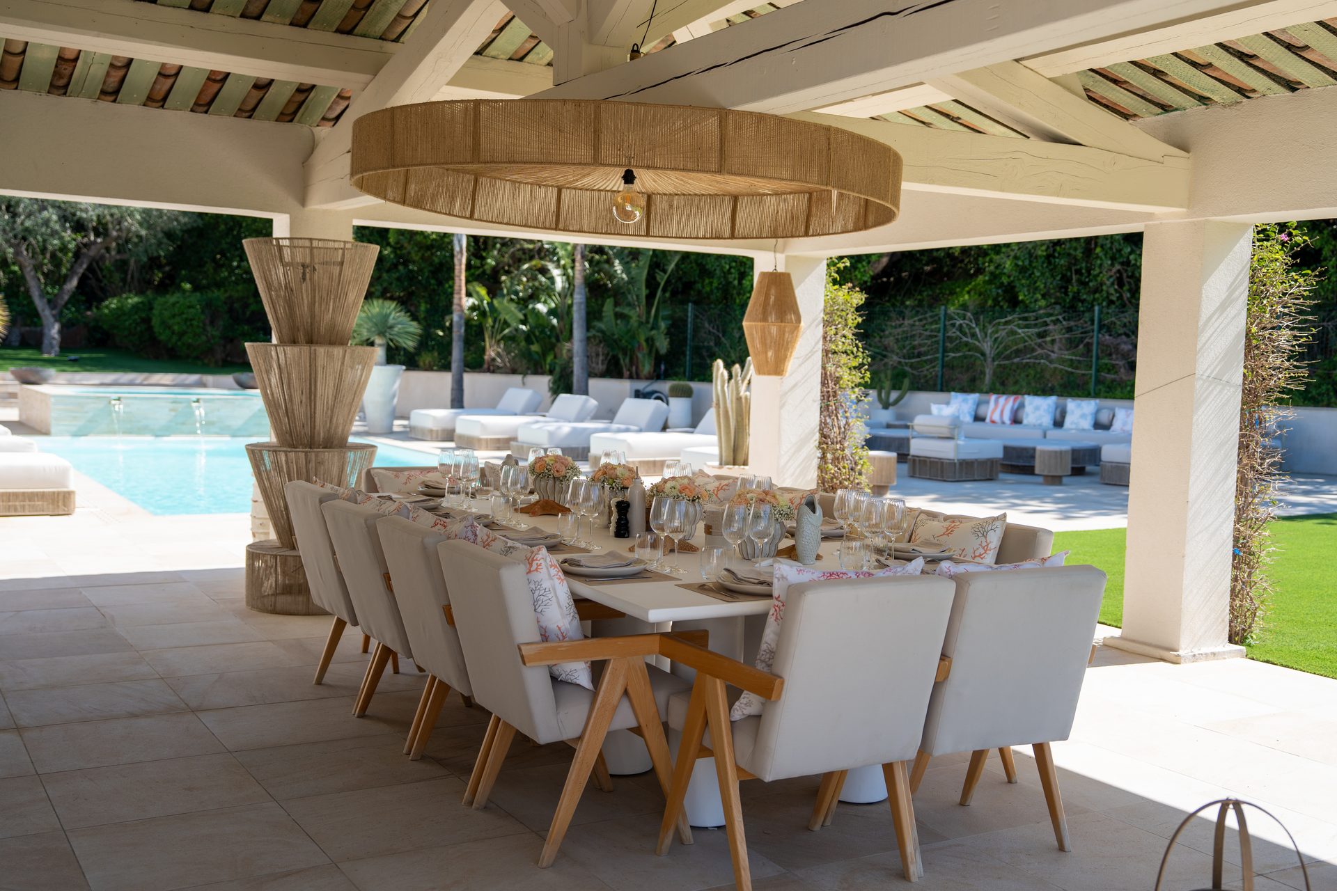 Al fresco dining under the Provençal sky — Villa Carpe Diem dining pavilion, Saint-Tropez
